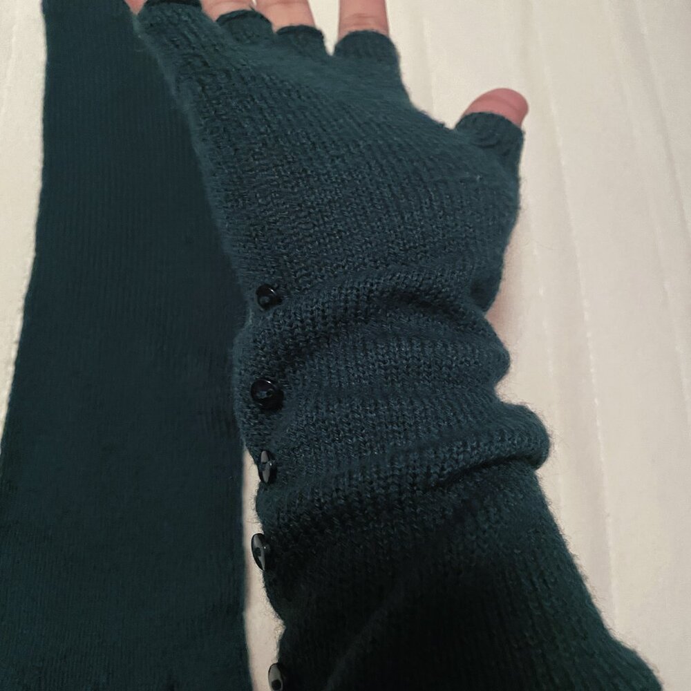 Vintage Lightweight Knit Long Fingerless Stretchy Wrist, Arm Warmer Green Gloves - Picture 1 of 9
